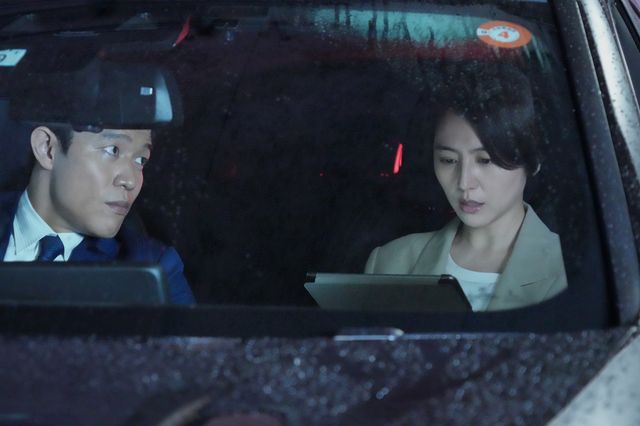 「エルピス」浅川は検察側の主張に違和感…2話場面写真（12枚目）