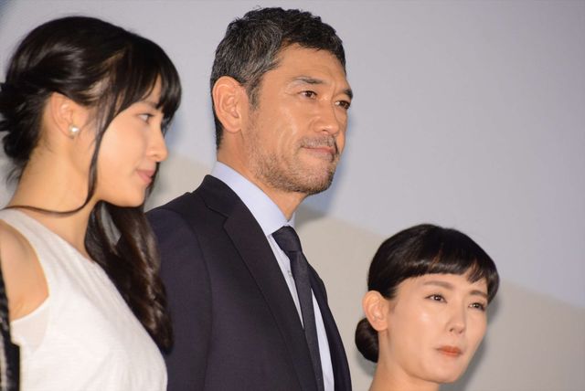 佐藤健が土屋太鳳に花冠！『8年越しの花嫁　奇跡の実話』完成披露試写会（9枚目）