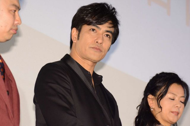 佐藤健が土屋太鳳に花冠！『8年越しの花嫁　奇跡の実話』完成披露試写会（11枚目）