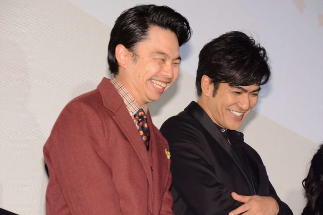 佐藤健が土屋太鳳に花冠！『8年越しの花嫁　奇跡の実話』完成披露試写会（15枚目）