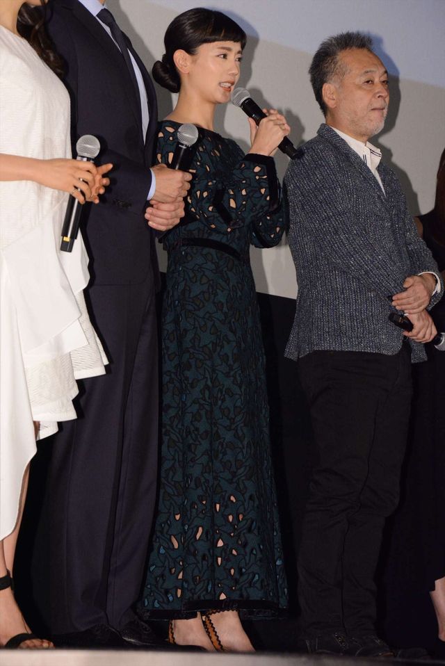 佐藤健が土屋太鳳に花冠！『8年越しの花嫁　奇跡の実話』完成披露試写会（16枚目）