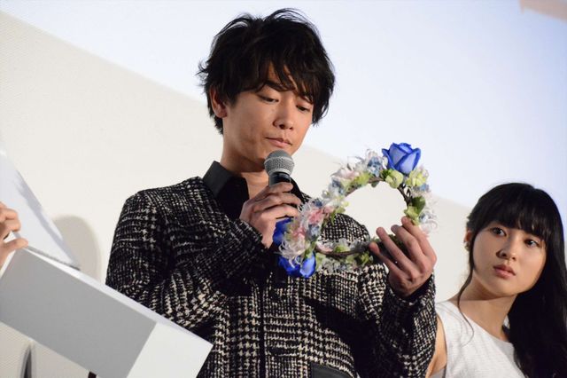 佐藤健が土屋太鳳に花冠！『8年越しの花嫁　奇跡の実話』完成披露試写会（19枚目）