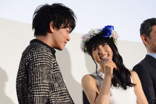 佐藤健が土屋太鳳に花冠！『8年越しの花嫁　奇跡の実話』完成披露試写会（23枚目）