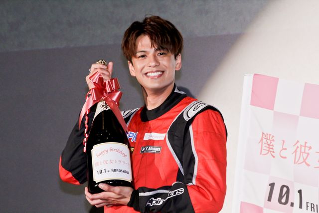 森崎ウィンが本格レーシングスーツ姿で登場!『僕と彼女とラリーと』完成披露上映会:フォトギャラリー