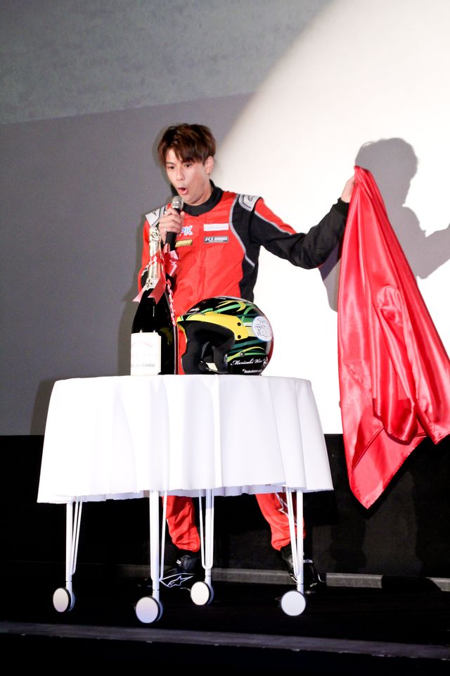森崎ウィンが本格レーシングスーツ姿で登場！『僕と彼女とラリーと』完成披露上映会（7枚目）