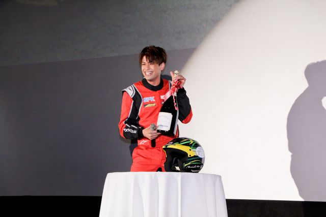 森崎ウィンが本格レーシングスーツ姿で登場！『僕と彼女とラリーと』完成披露上映会（10枚目）