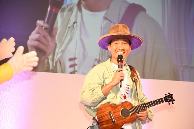 平井大、ドラえもんと一緒のステージに笑顔！主題歌披露スペシャルステージ（6枚目）
