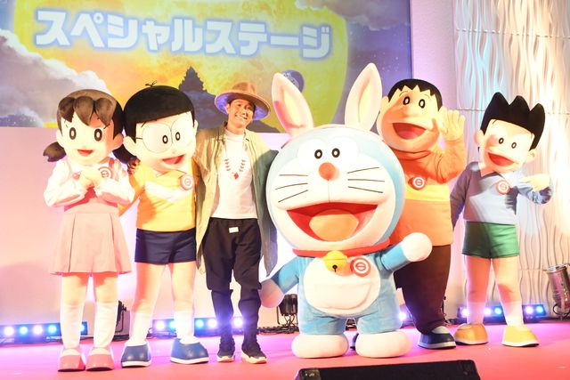 平井大、ドラえもんと一緒のステージに笑顔！主題歌披露スペシャルステージ（12枚目）