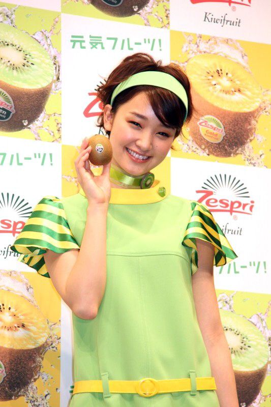 2代目キウイーハニー剛力彩芽の全身ショットも！フォトギャラリー（11枚目）