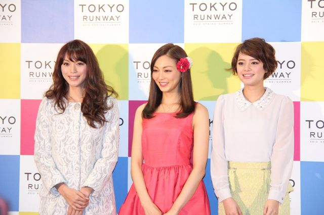 エビちゃん、春のイチ押しはレースのスプリングコート！　最近宝塚にハマり中？　画像ギャラリー（6枚目）