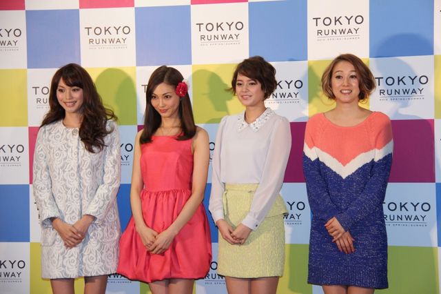 エビちゃん、春のイチ押しはレースのスプリングコート！　最近宝塚にハマり中？　画像ギャラリー（7枚目）