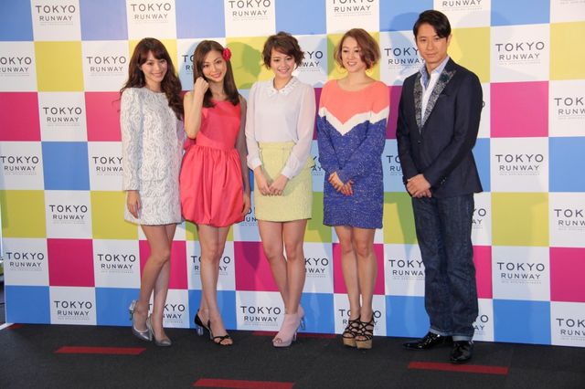 エビちゃん、春のイチ押しはレースのスプリングコート！　最近宝塚にハマり中？　画像ギャラリー（8枚目）