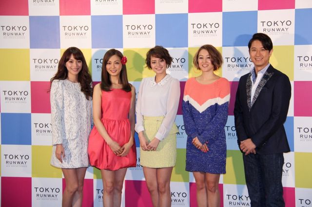 エビちゃん、春のイチ押しはレースのスプリングコート！　最近宝塚にハマり中？　画像ギャラリー（9枚目）