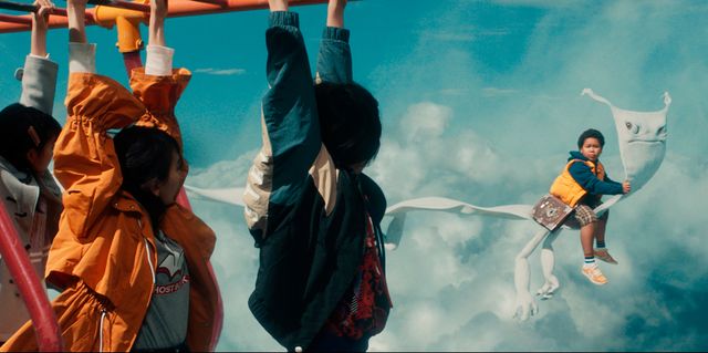 ガッキーの真剣な表情！映画『GHOSTBOOK おばけずかん』場面カット（11枚目）