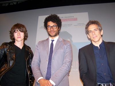 （左から）アレックス・ターナー、リチャード・アヨエイド監督、ベン・スティラー
