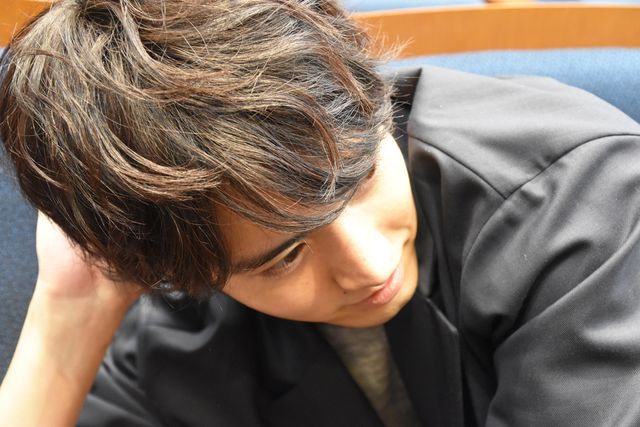 魅力的すぎる赤楚衛二!ドラマ「30歳まで童貞だと魔法使いになれるらしい」インタビューカット(7枚目)