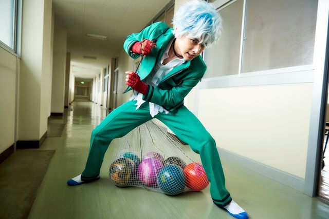 なんだこのポーズは…吉沢亮ふんする海藤瞬の新たな写真！映画『斉木楠雄のΨ難』より：フォトギャラリー