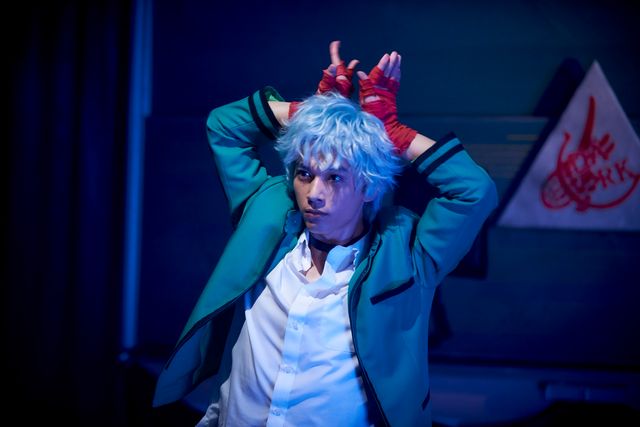 なんだこのポーズは…吉沢亮ふんする海藤瞬の新たな写真！映画『斉木楠雄のΨ難』より（3枚目）