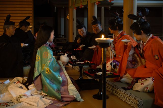 道長が「この世をば」望月の歌を詠む名シーン　「光る君へ」第44回（21枚目）