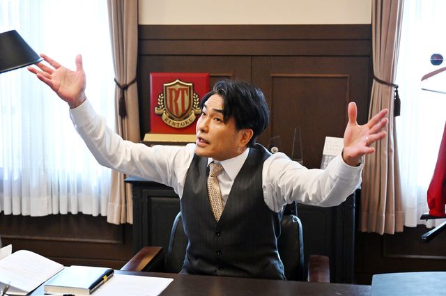 御上の正体が明かされる！「御上先生」第6話場面写真（14枚目）