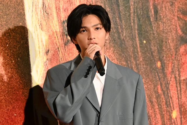 山崎賢人、山田裕貴とハグ！『キングダム　魂の決戦』超特大ヒット御礼舞台挨拶の様子（16枚目）