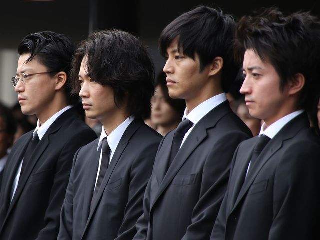 藤原竜也、小栗旬らが参列　蜷川幸雄さん告別式 写真ギャラリー（14枚目）