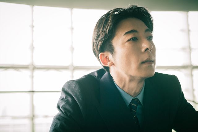 高橋一生インタビュー撮りおろし＜9枚＞『岸辺露伴　ルーヴルへ行く』（5枚目）