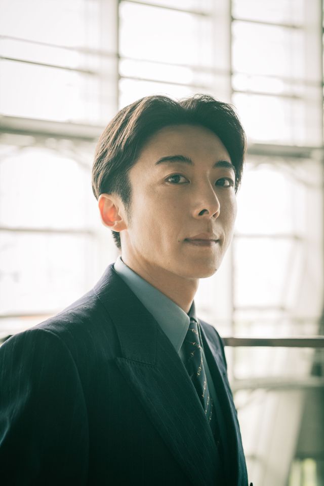 高橋一生インタビュー撮りおろし＜9枚＞『岸辺露伴　ルーヴルへ行く』（8枚目）