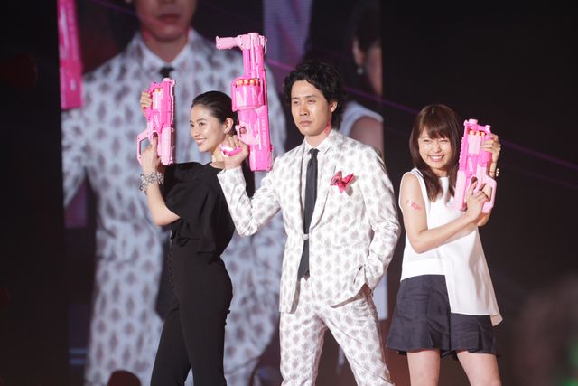 大泉洋、有村架純と長澤まさみを率いて初ランウェイも「よくわかりませんでした」　画像ギャラリー（3枚目）