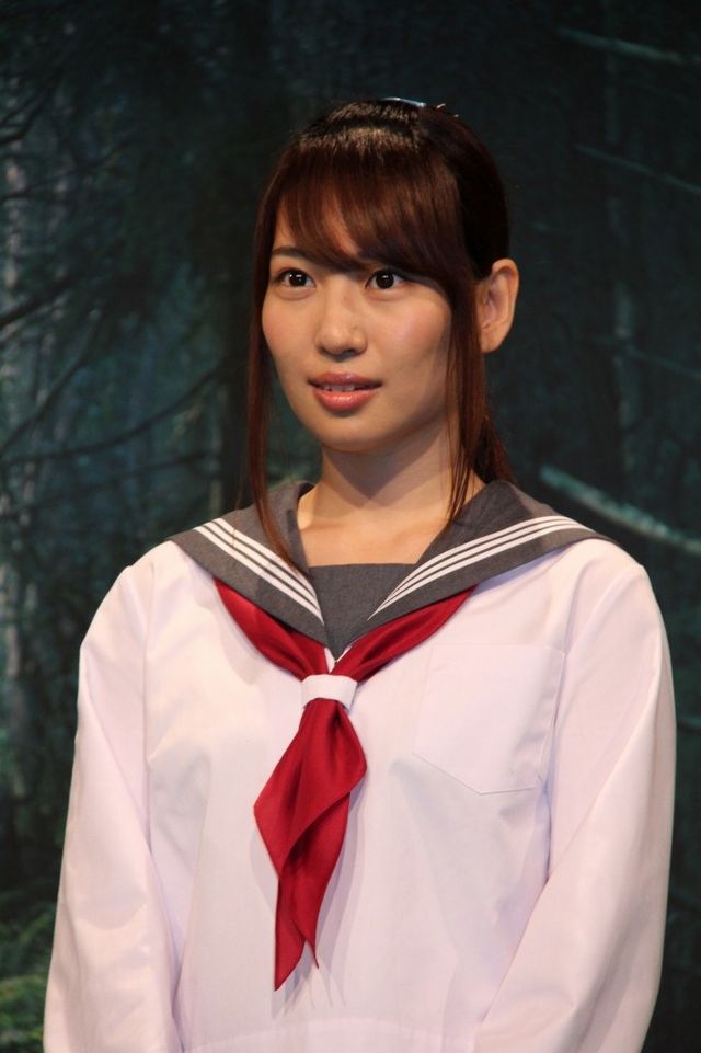 制服姿で和気あいあい！フォトギャラリー（4枚目）