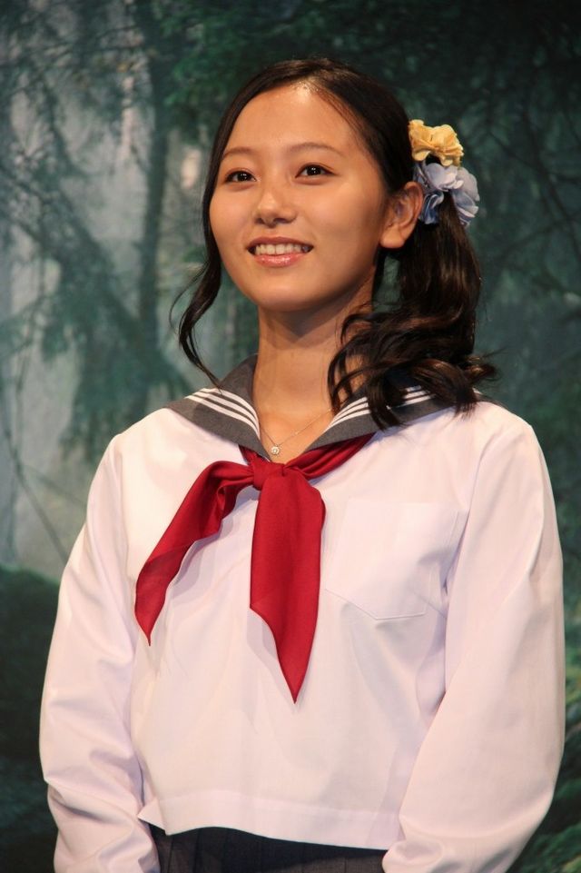 制服姿で和気あいあい！フォトギャラリー（5枚目）