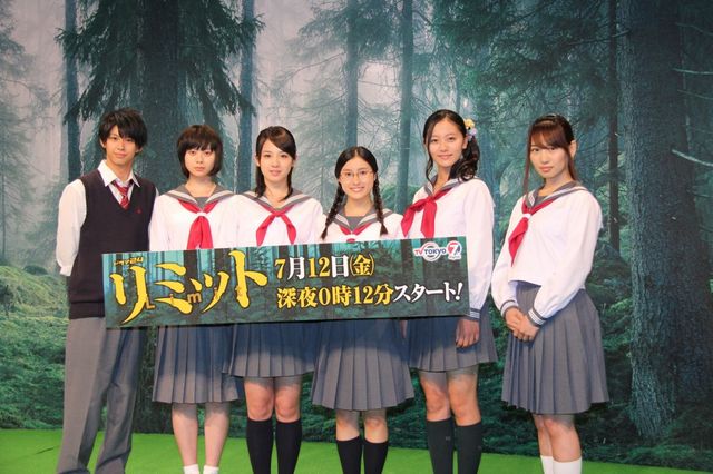 制服姿で和気あいあい！フォトギャラリー（14枚目）