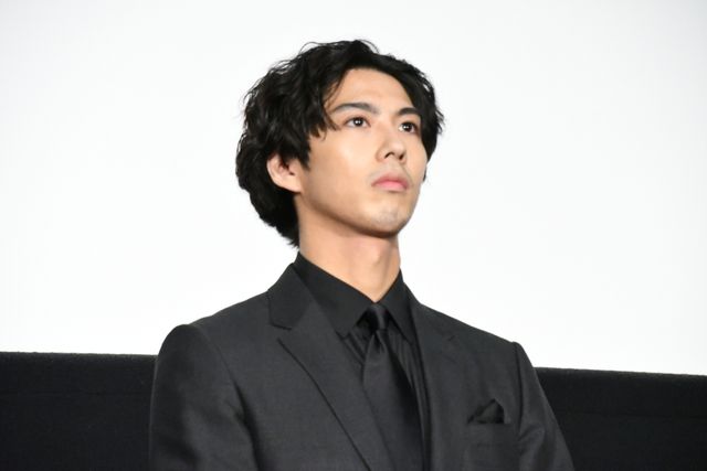 広瀬アリス、透けドレスで大人の美しさ！『AI崩壊』初日舞台あいさつ（8枚目）