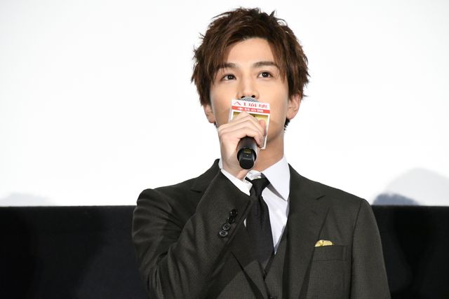 広瀬アリス、透けドレスで大人の美しさ！『AI崩壊』初日舞台あいさつ（15枚目）