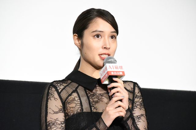 広瀬アリス、透けドレスで大人の美しさ！『AI崩壊』初日舞台あいさつ（19枚目）