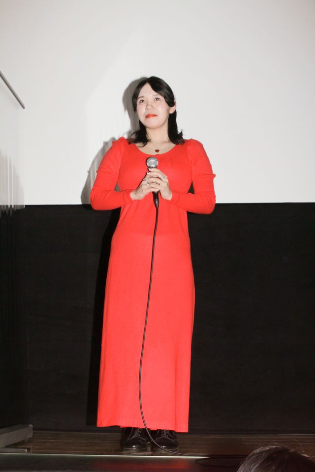 久保史緒里がキュートな幽霊ポーズ！映画『左様なら今晩は』完成披露上映会（4枚目）