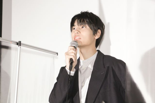 久保史緒里がキュートな幽霊ポーズ！映画『左様なら今晩は』完成披露上映会（6枚目）