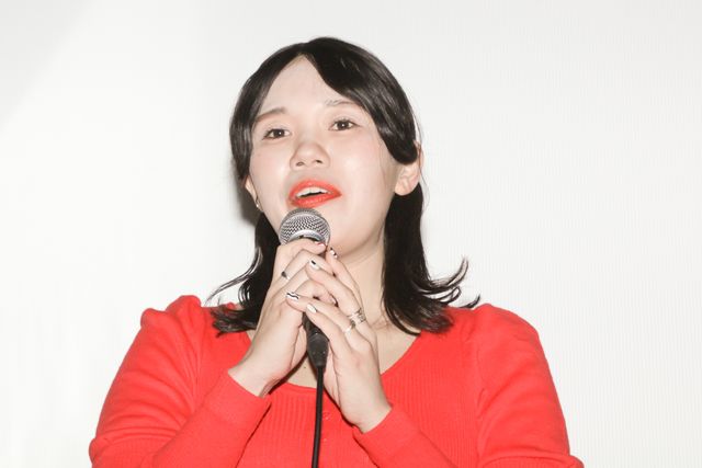 久保史緒里がキュートな幽霊ポーズ！映画『左様なら今晩は』完成披露上映会（7枚目）