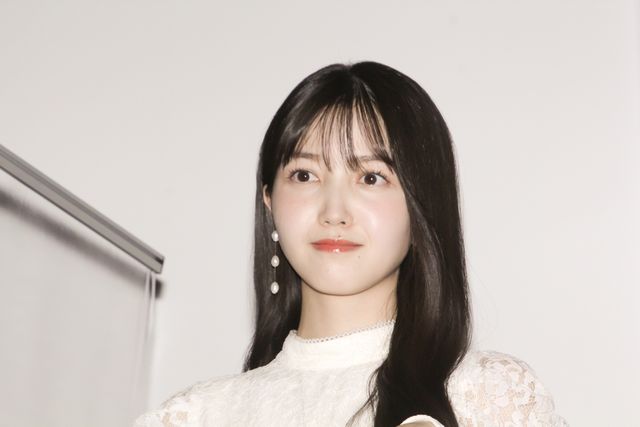 久保史緒里がキュートな幽霊ポーズ！映画『左様なら今晩は』完成披露上映会（13枚目）