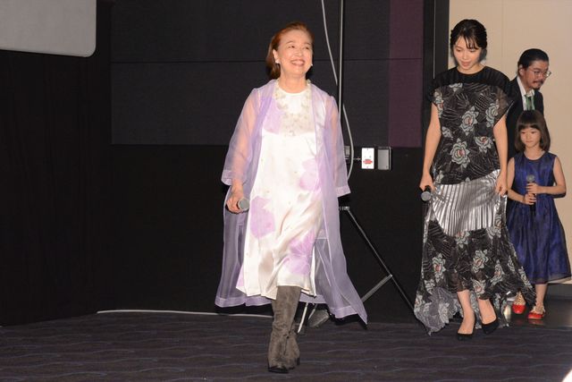 宮本信子、宮崎あおい登場『真実』公開記念舞台あいさつ（8枚目）