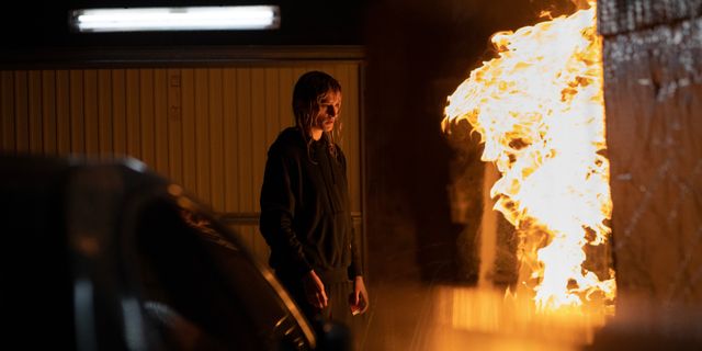 頭部にチタンを埋め込まれる少女…パルムドール受賞『TITANE／チタン』場面写真（2枚目）