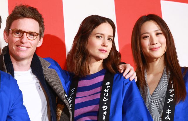 エディ・レッドメイン、手でハート！（5枚目）