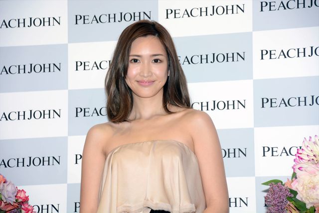 紗栄子、大胆肩出しドレス！フォトギャラリー（8枚目）