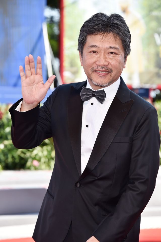 広瀬すず、純白ドレスで魅了！福山雅治＆役所広司らとレッドカーペット（10枚目）