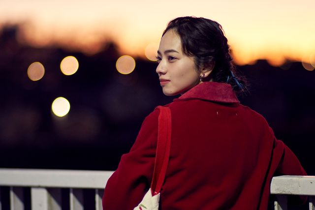 小松菜奈＆宮沢氷魚『ムーンライト・シャドウ』儚さ感じる場面カットほか（5枚目）