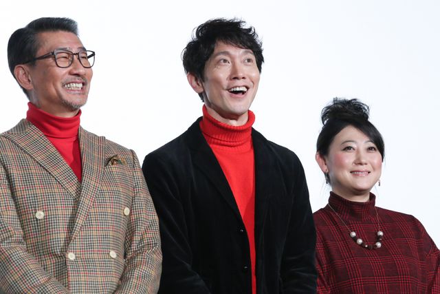 新年からいい笑顔！中井貴一＆佐々木蔵之介登壇『嘘八百』初日舞台あいさつ：フォトギャラリー