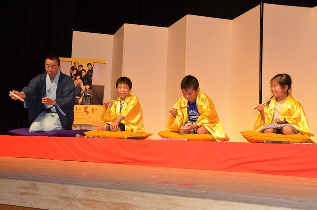 林家たい平が、子供たちに名人芸を伝承!?映画『もういちど』親子試写会舞台あいさつ＆「こども落語教室」フォトギャラリー（5枚目）