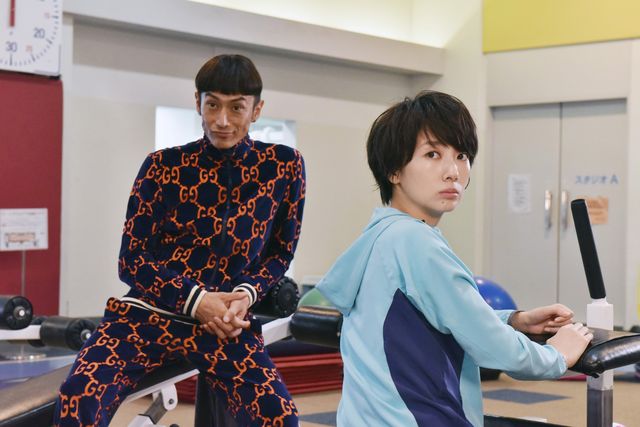 伊勢谷友介、全身GUCCIのド派手ジャージ！「サバイバル・ウェディング」第5話（2枚目）