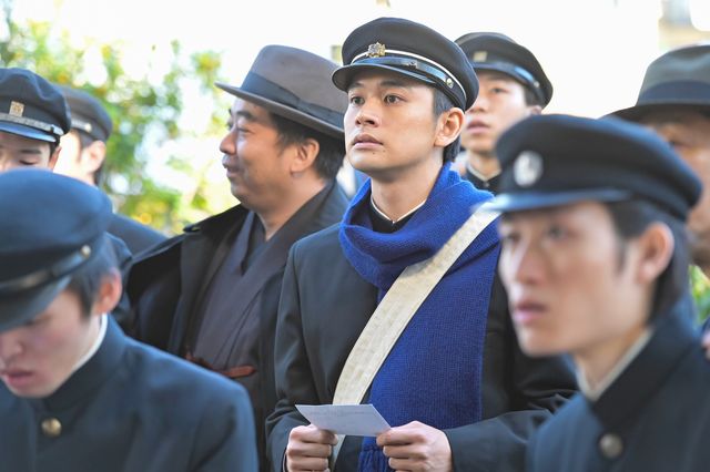 嵩（北村匠海）を励ます優しい寛（竹野内豊）…朝ドラ「あんぱん」第19回（3枚目）