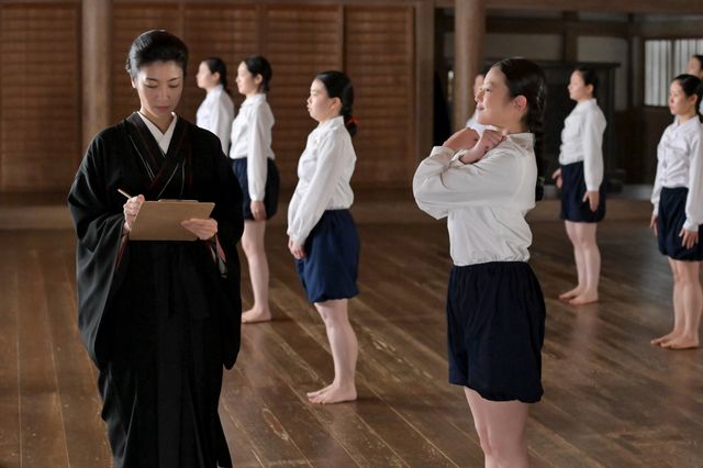 嵩（北村匠海）を励ます優しい寛（竹野内豊）…朝ドラ「あんぱん」第19回（4枚目）